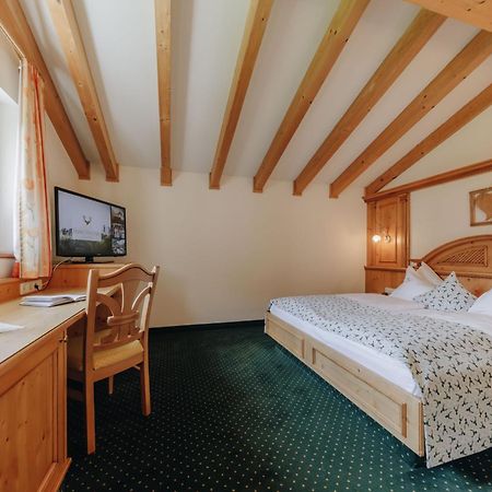 Hotel Hirschen Silbertal Εξωτερικό φωτογραφία