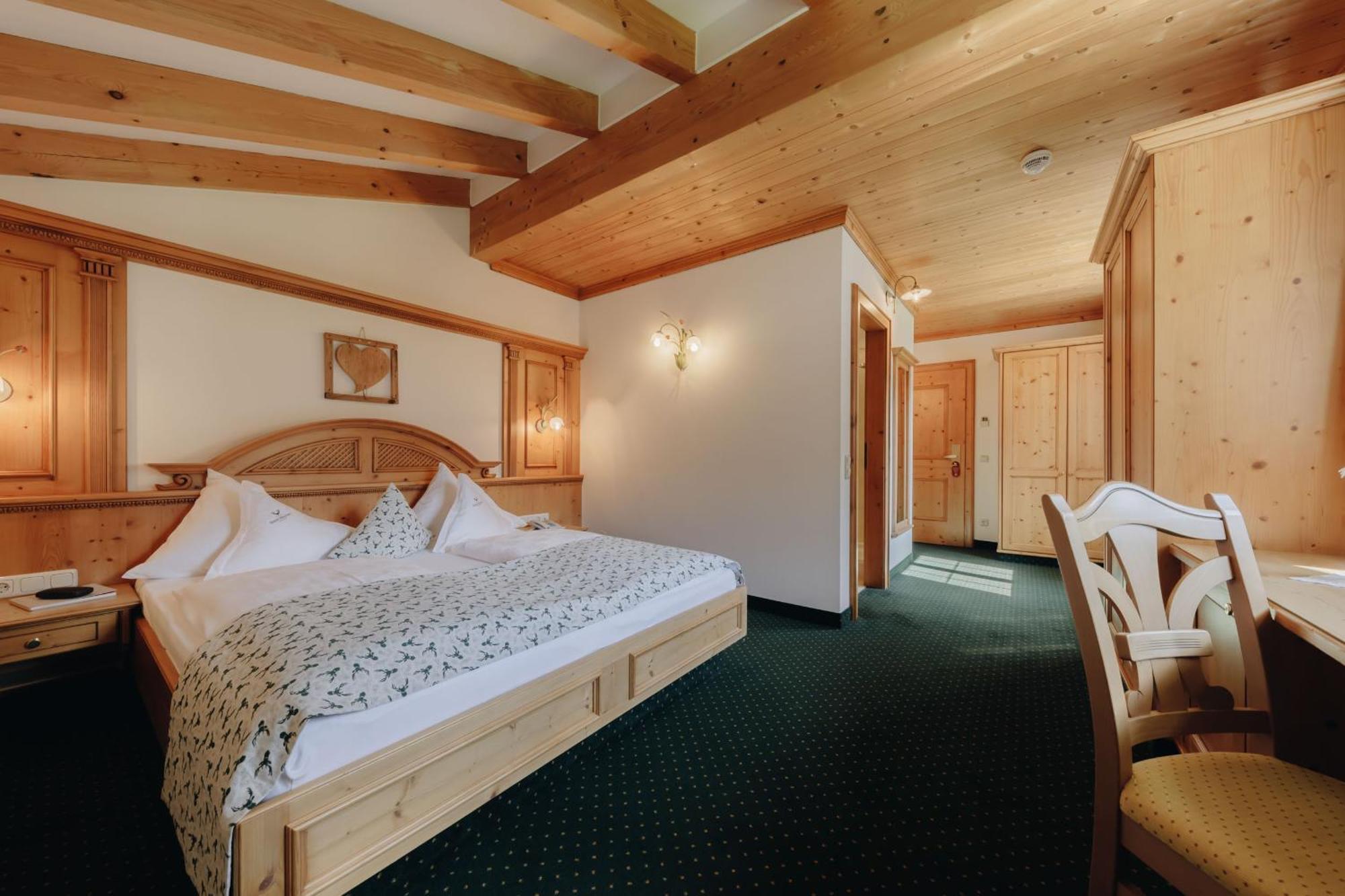 Hotel Hirschen Silbertal Εξωτερικό φωτογραφία